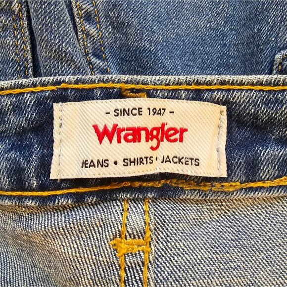 Y Wrangler Women's 4" Frayed Jean Shorts Destroyed Sky Light Blue NWT Size 14 32 - Picture 9 of 11